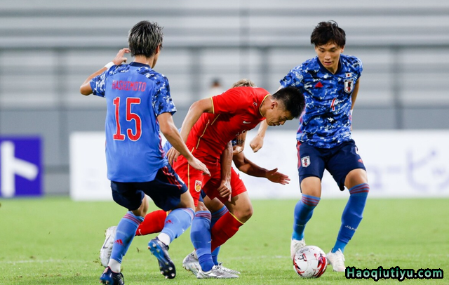 韩国3-0登顶、国足进步逼平0-0日本获好评！！
